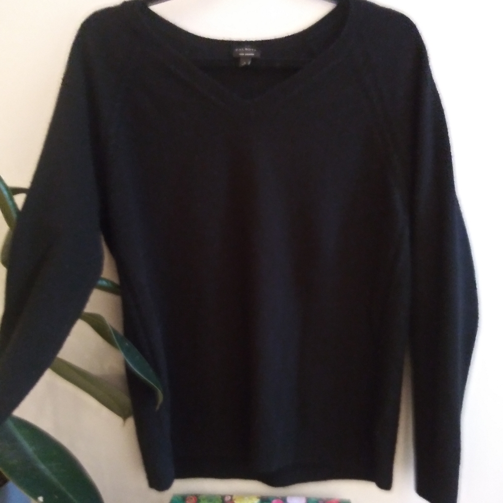 Talbots black cashmere v-neck sweater